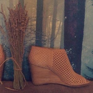 Lucky Brand Womens Heels Boot Brown Cream 8.5 NEW